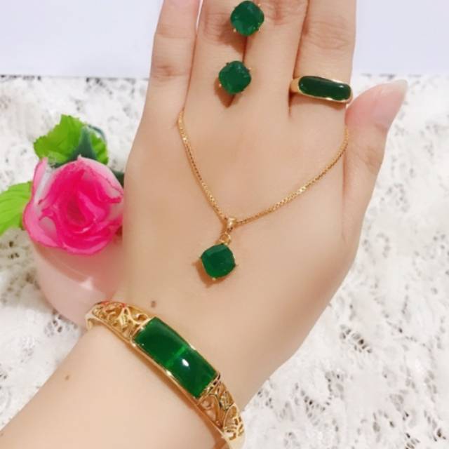 Set Perhiasan Xuping Giok Asli Lapis Emas 24K