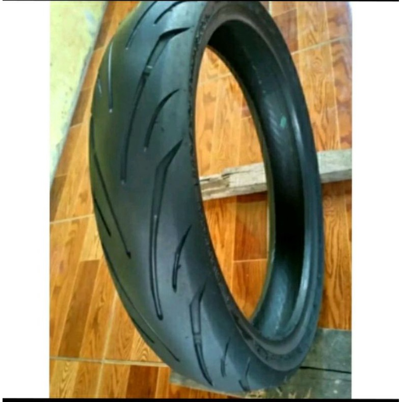 Ban depan motor CBR,NINJA,VIXION,BYSON,DLL merk IRC Exato