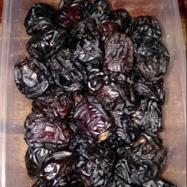 

KURMA AJWA MADINAH GRADE A