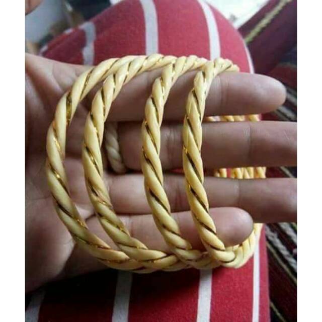 Gelang keroncong lilit benang mas