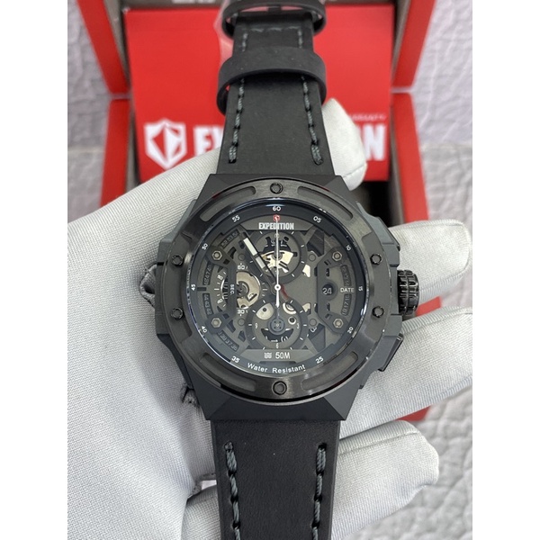 expedition e6818m pria hitam