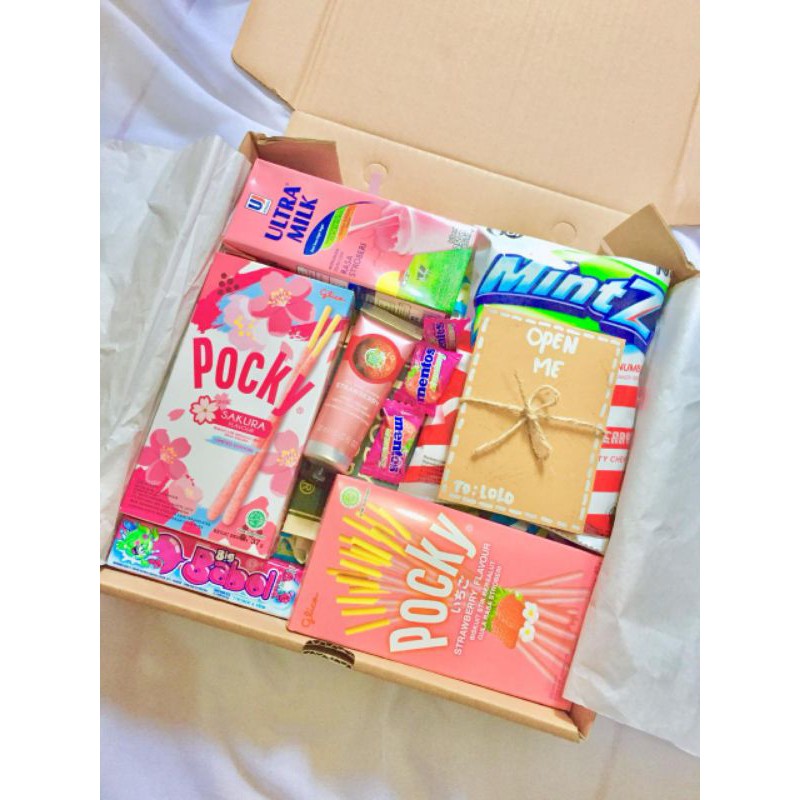 

gift box/hampers/kado ulang tahun/wisuda/anniversary/monthsarry