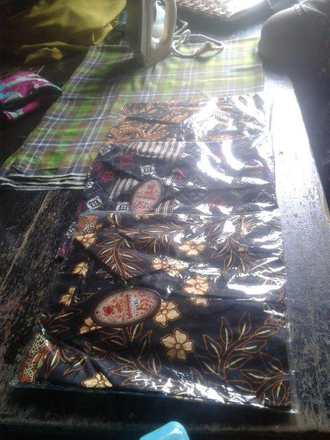 Kemeja Pria Pendek Seragaman