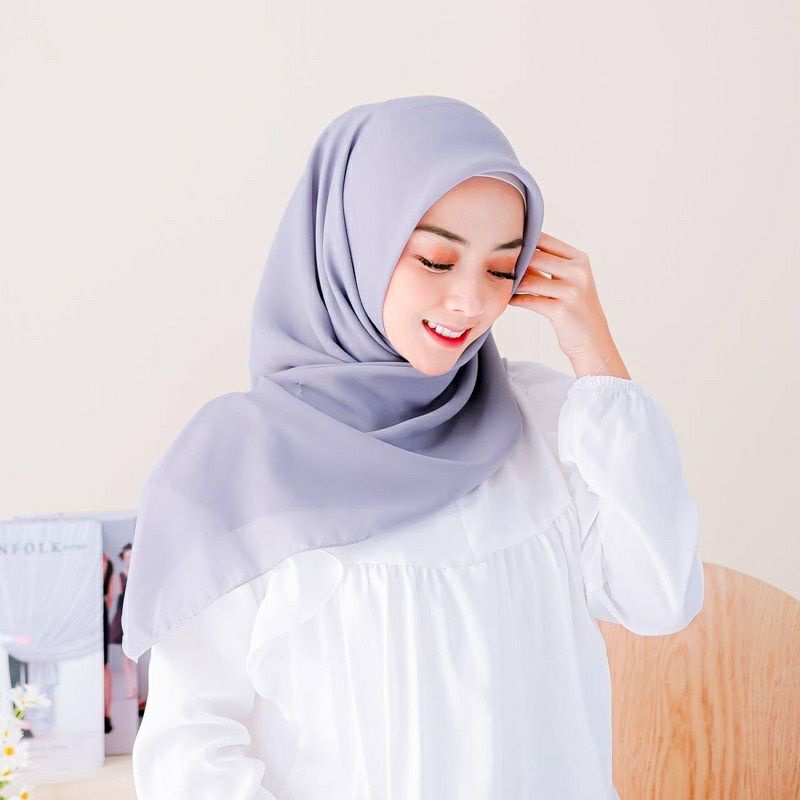 50 warna BELLA SQUARE JILBAB SEGI EMPAT POLLYCOTTON-bella grey