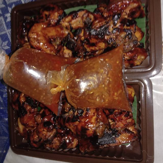 

Ayam bakar 1ekor 1kg. Plus sambel nikmat