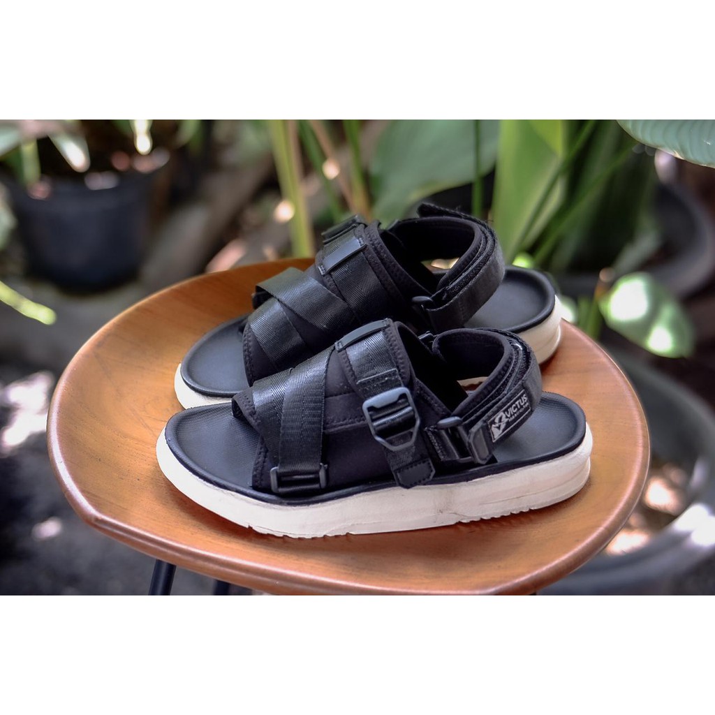 sandal kasual pria volkerfootwear artikel nikanio blackwhite