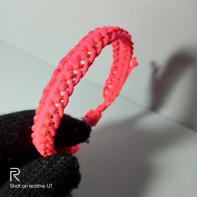 Gelang Tali Perusik Warna Pink