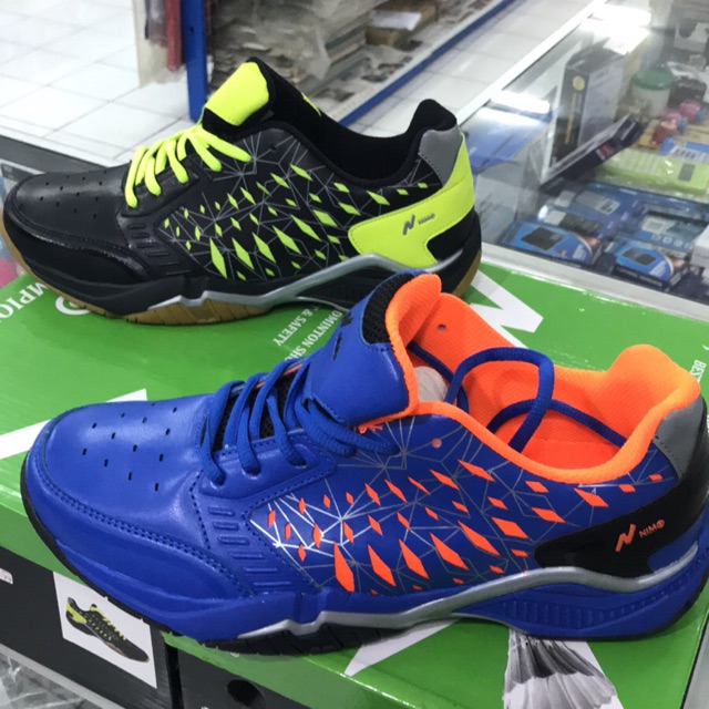 Sepatu badminton nimo court king 2