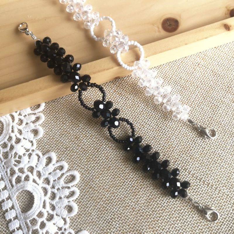 KONEKTOR MASKER PESTA PERNIKAHAN KONDANGAN LAMARAN PUTIH DAN HITAM PERTAMA MANIK BATU KRISTAL DIAMON