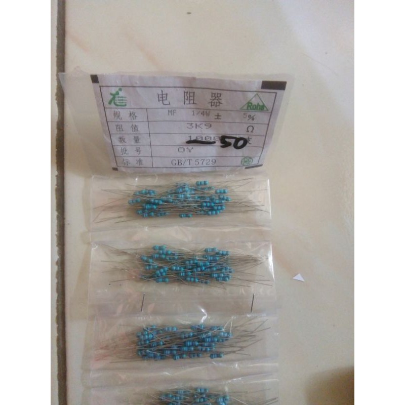 Resistor 3k9 ohm 1/4 watt per 50pcs