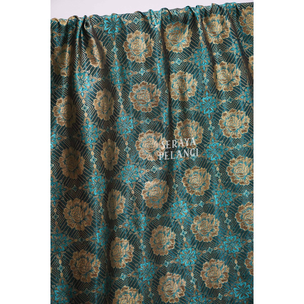 [METERAN] Kain Lame Tebal 04 | Motif Kembang/Bunga | Kain Meteran | Bahan Dekorasi | Emboss | Biru | Kostum | Background | Backdrop