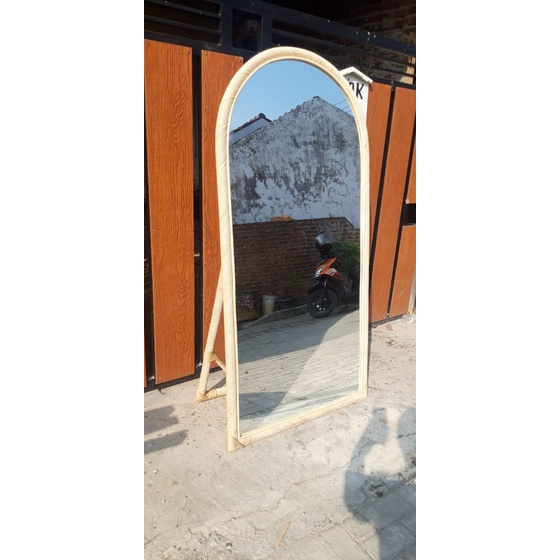 ROTAN CERMIN LANTAI STANDING LILITAN PITRIT 160X80