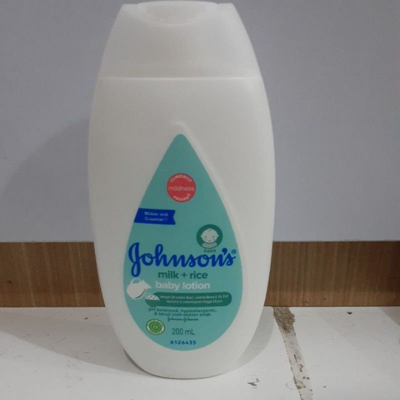 Johnson's Milk &amp; Rice Baby Lotion 100 ml Dan 200 ml