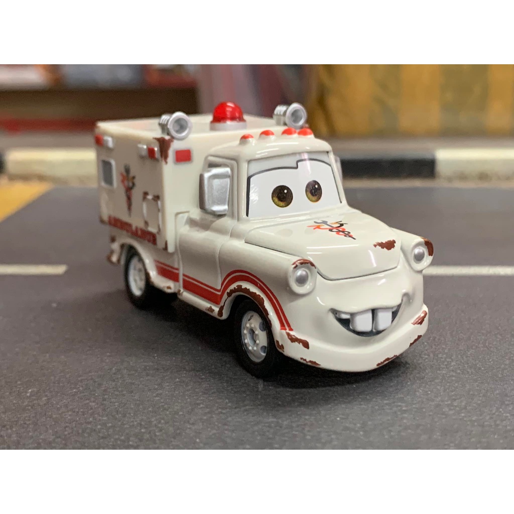 Tomica Disney Pixar Cars C32 Mater Ambulance Rescue Go Go