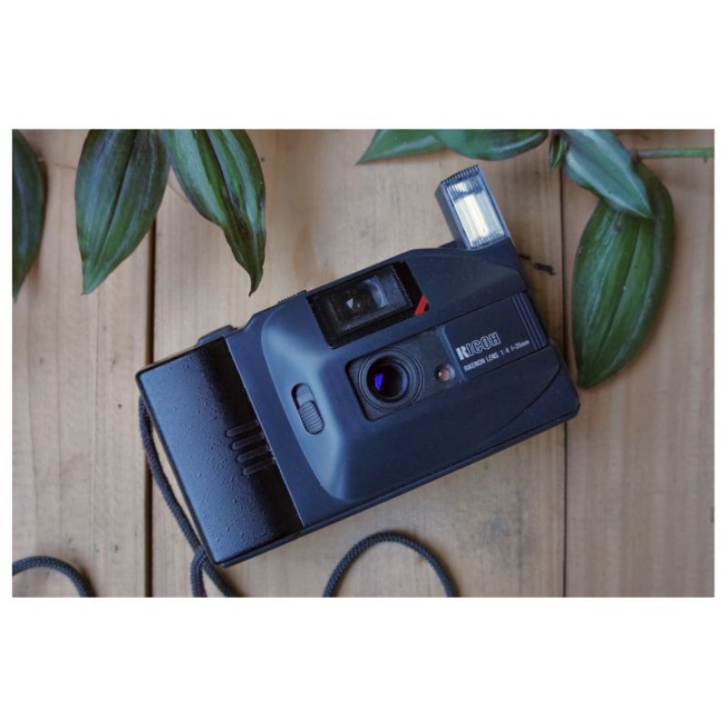 Ricoh YF20 kamera analog