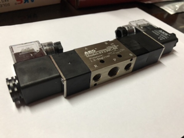 Solenoid Valve 4v230C-08 AC 220v