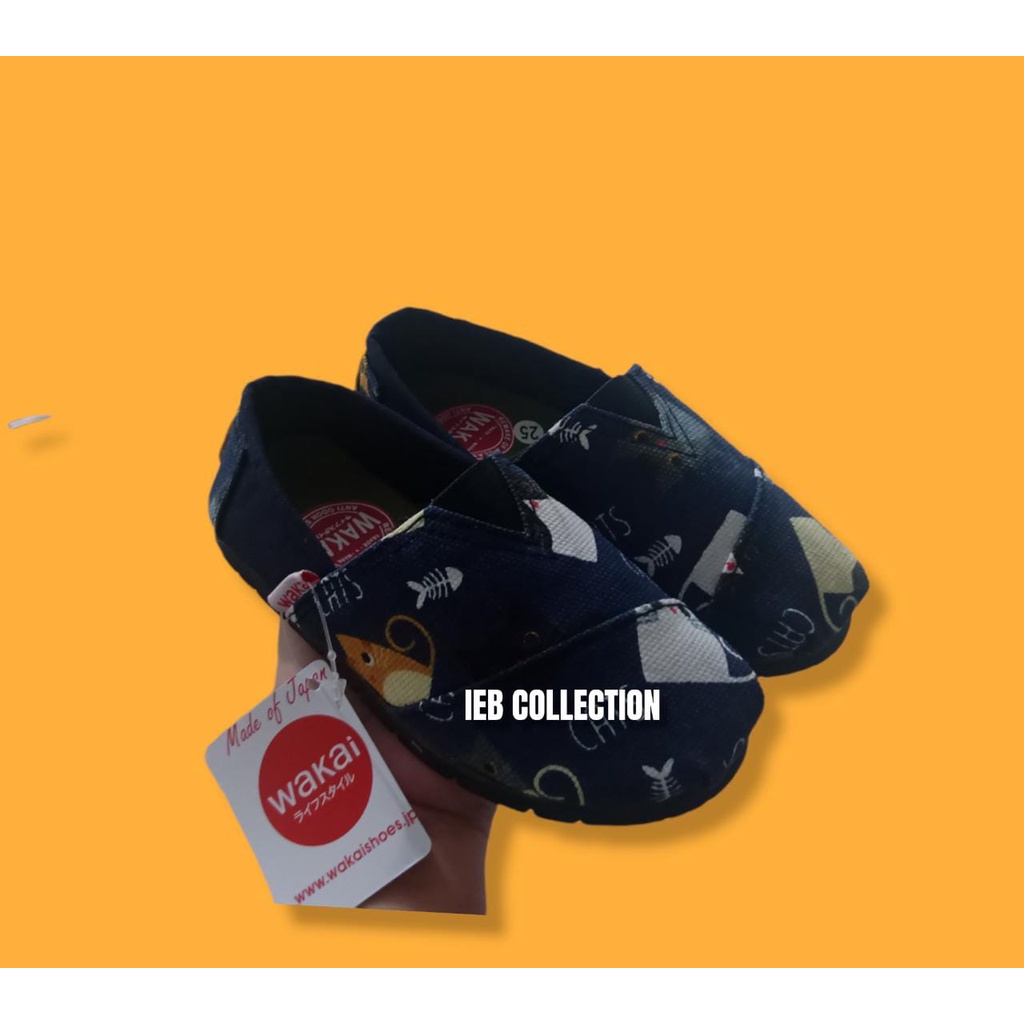 sepatu anak navy motif cats unisex size 25-30 free paperbag