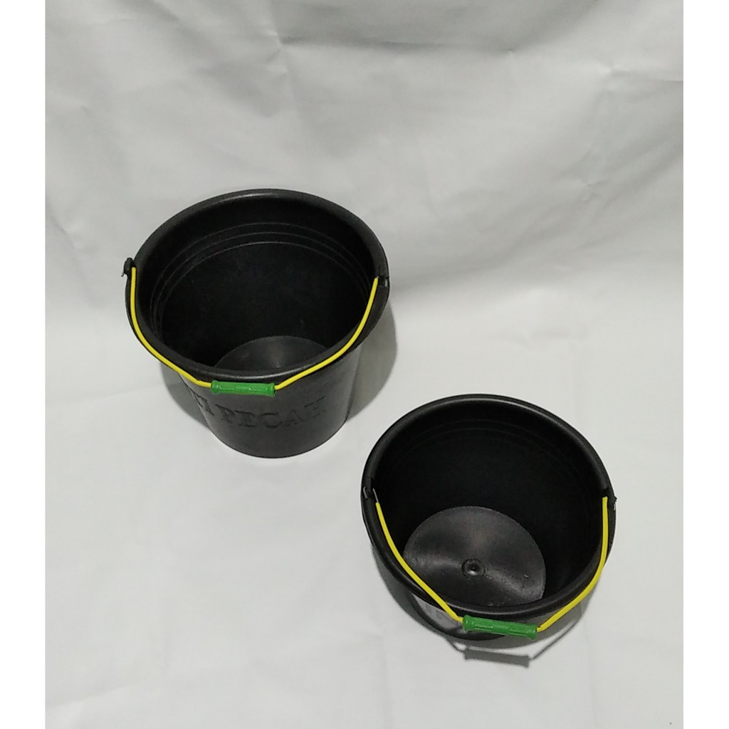 EMBER PLASTIK HITAM BESAR & KECIL 20 & 18 EMBER COR EMBER KECIL