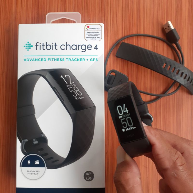 Fitbit Charge 4 Smart Watch (Second) 98% mulus - Hitam