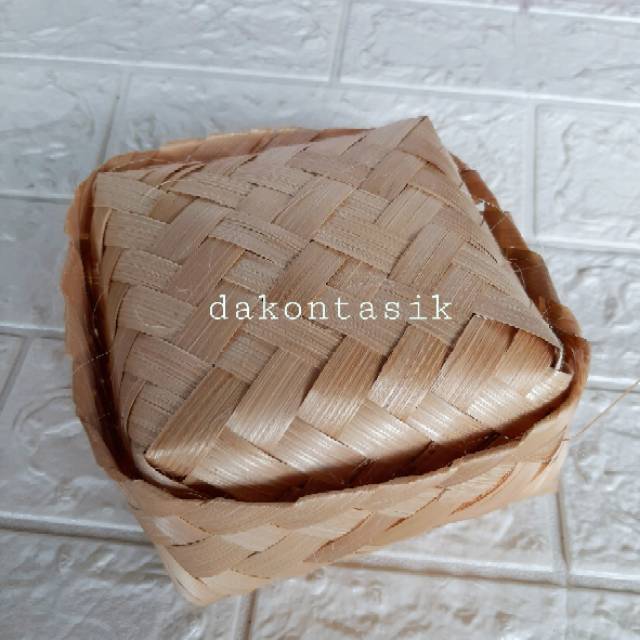 DAKONTASIK - Pipiti Besek anyaman Bambu 11 x 11 x 4 cm