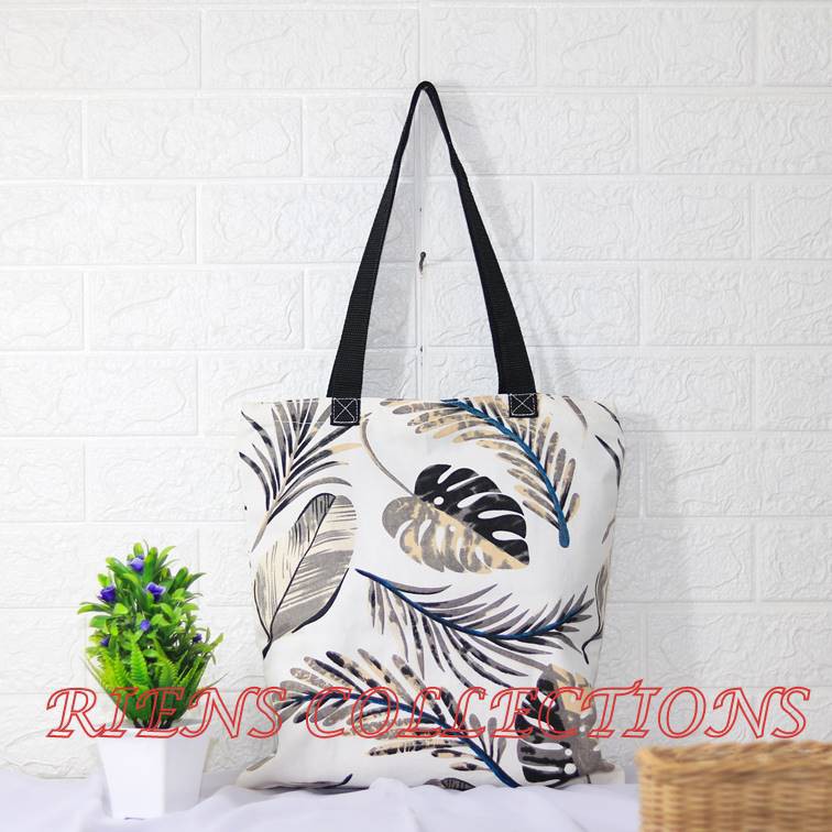 TOTEBAG KANVAS MOTIF FLORAL LATAR PUTIH. Riens Collections Tas Kanvas Tas Jogja TAs Souvenir Jogja Oleh Oleh Jogja