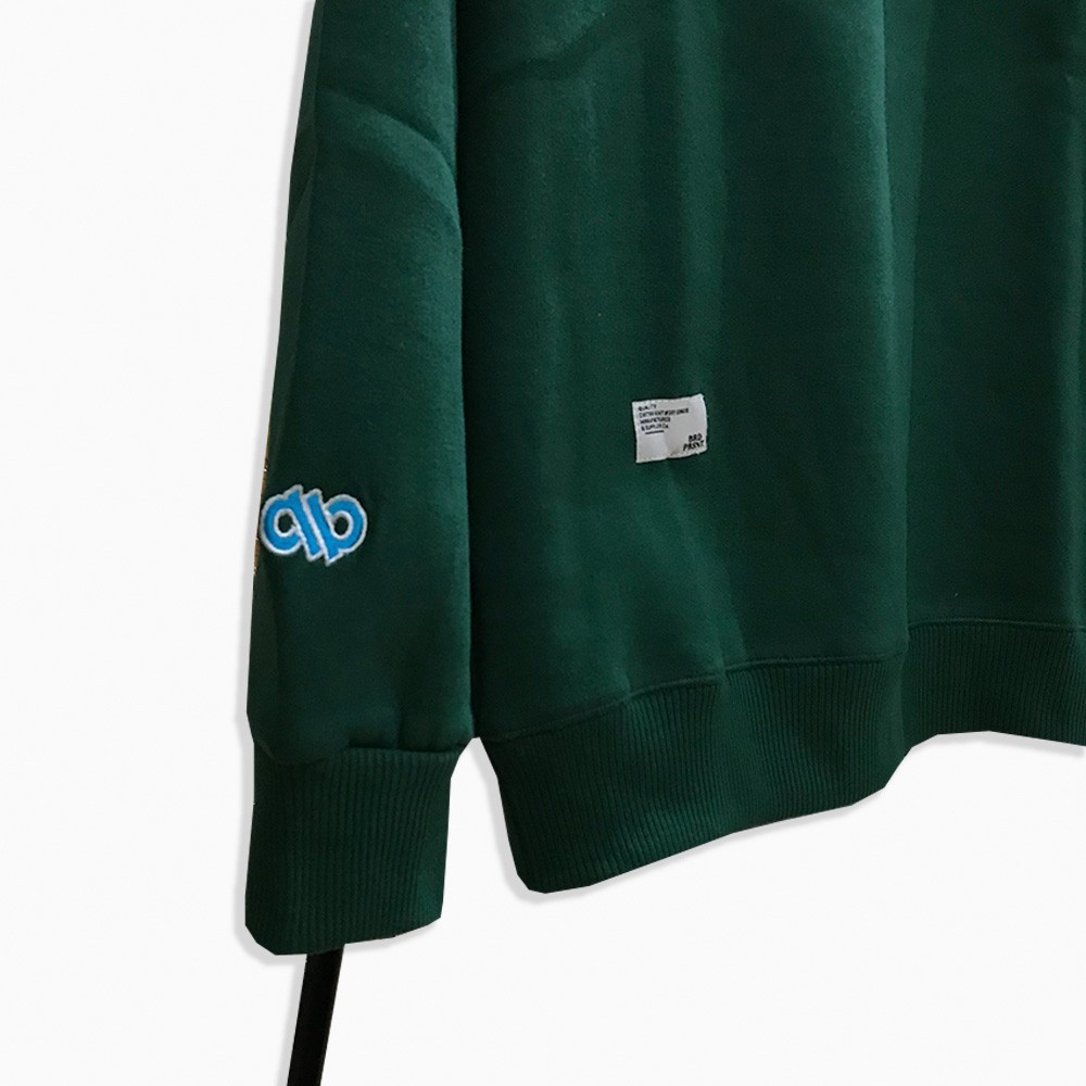 BRAD PRESENT ORIGINAL Sweater Crewneck cowok sweatshirt warna Green with logo series art seri Gs402