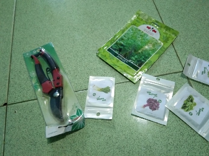 Benih Bayam Kemasan Repack Isi Ratusan Kemasan Zip Lock