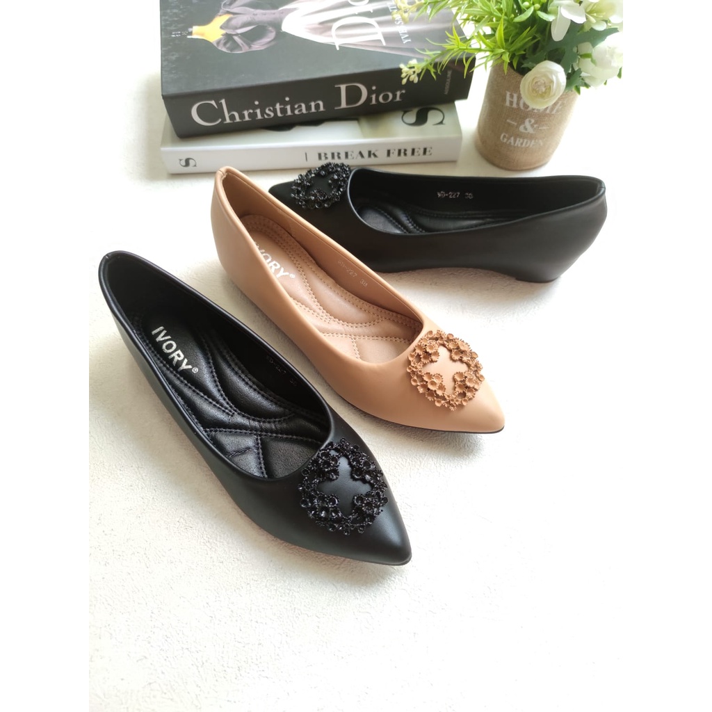 IVORY Sepatu Wanita Wegdes Dalam 3cm Import WD-227
