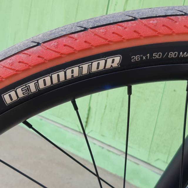 maxxis detonator 26 x 1.25
