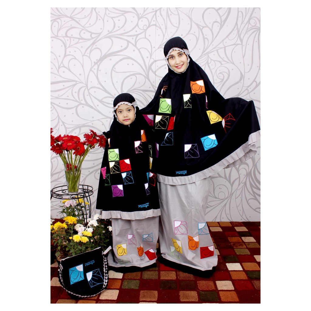Mukena Couple Cantik Fathiya Mozaiq hitam (Anak - Dewasa)