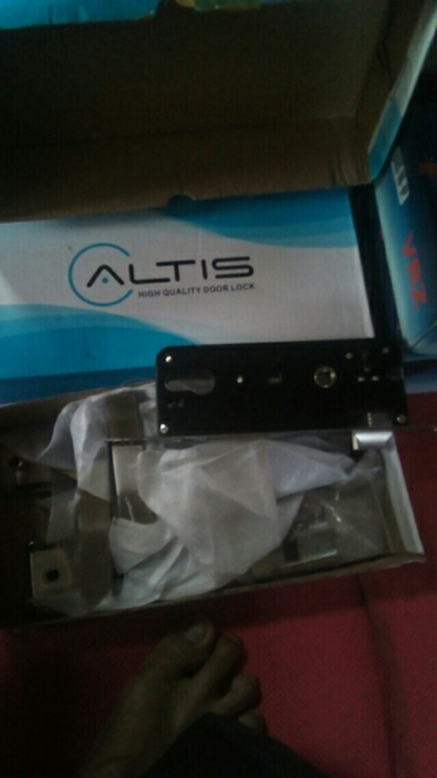 Kunci Pintu Besar Kunci Pintu Rumah