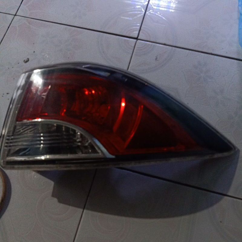 stoplamp mazda 2 sedan