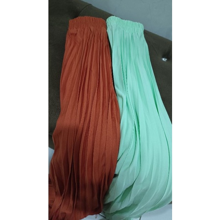 rok plisket warna terakota dan mint murah