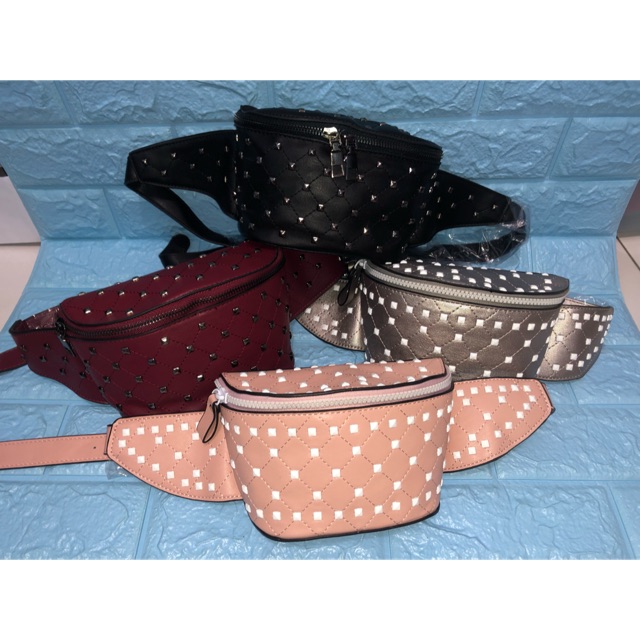Valentino waist bag / valentino waist bag stude valentino waistbag syah rini tas valentino waistbag
