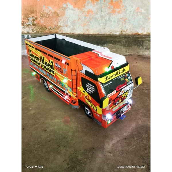 MINIATUR TRUK OLENG BOS KECIL