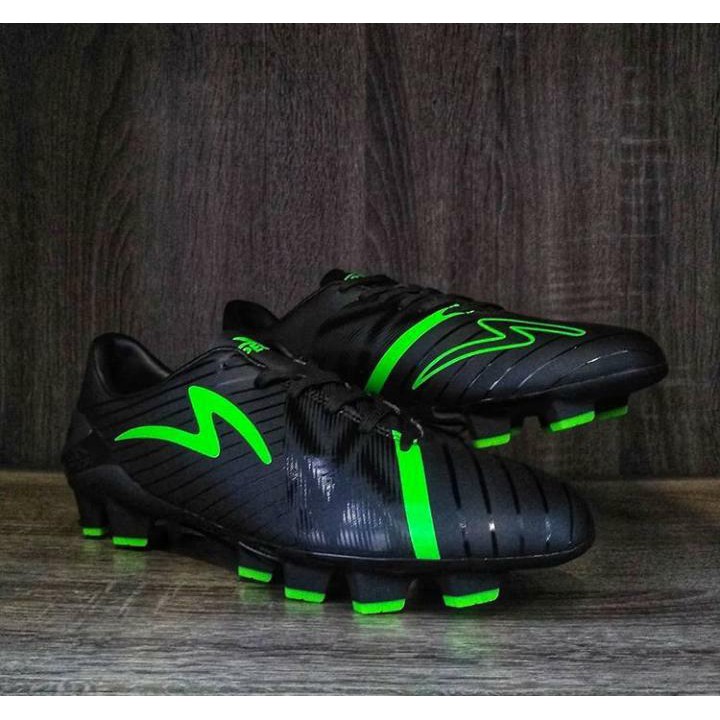 Specs Accelerator Slaz Pro FG Black Green