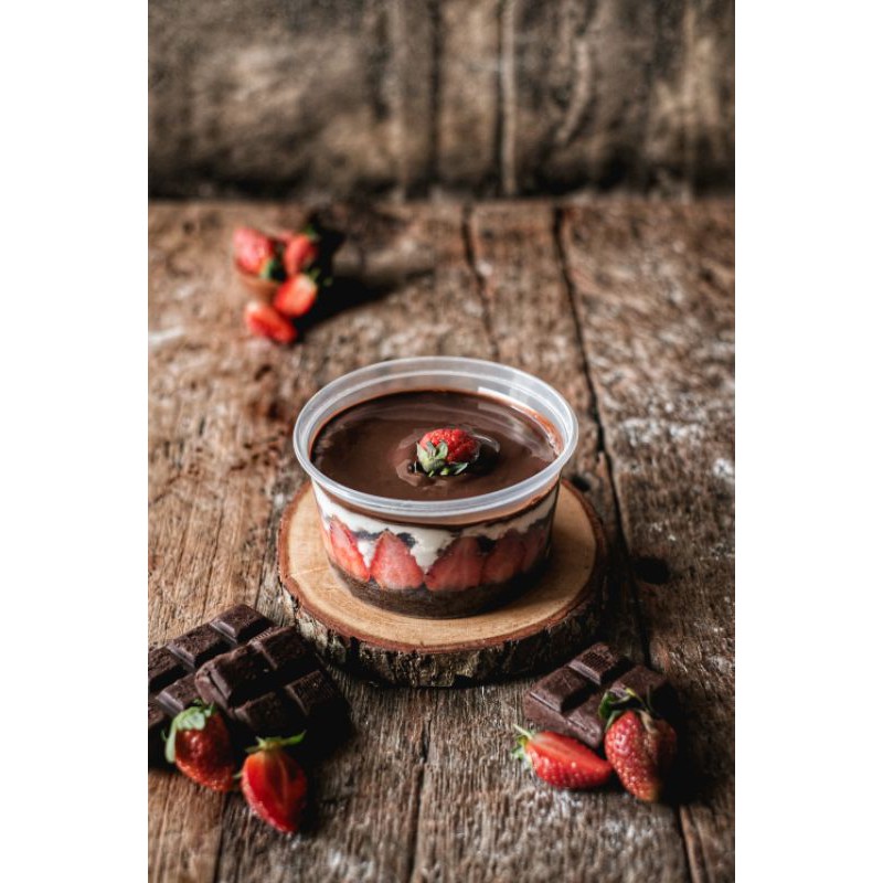 

Dessert Bowl Choco Strawberry (Medium 450Ml)