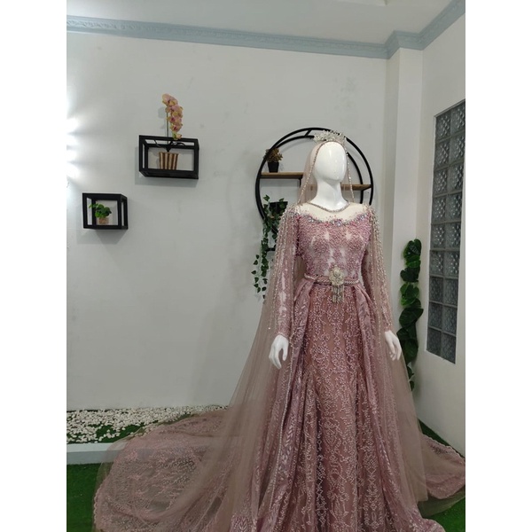 Gaun pengantin rose gold