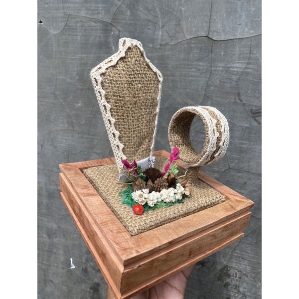 box seserahan / box mahar / termasuk mika / kalung gelang / seserahan rustic MURAH/ kalung gelang