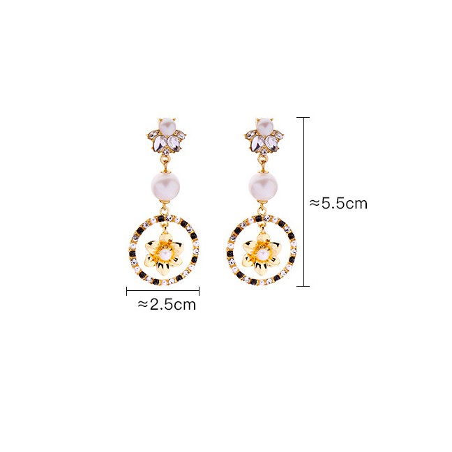 LRC Anting Tusuk Fashion Gold Pearl-studded Flower Earrings F67649