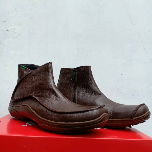 KICKERS Sepatu Boot Kulit Asli