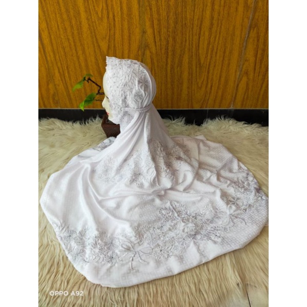 mukena semi sutra bordir putih