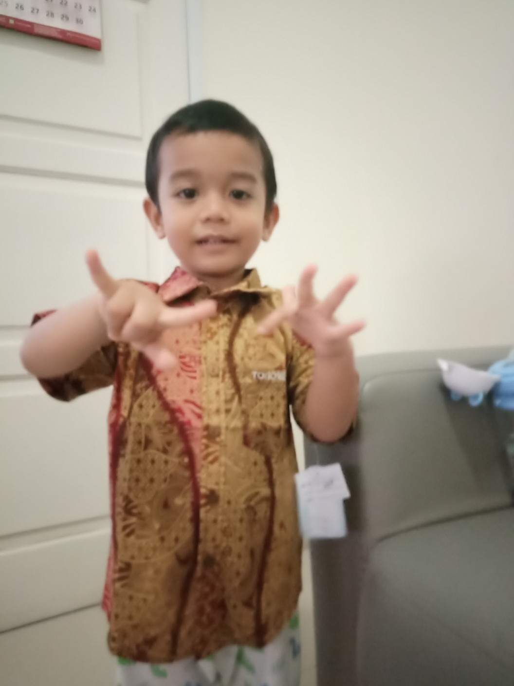 Torio Indonesian Smart Casual Gold Batik - Kemeja Batik Anak Laki-laki