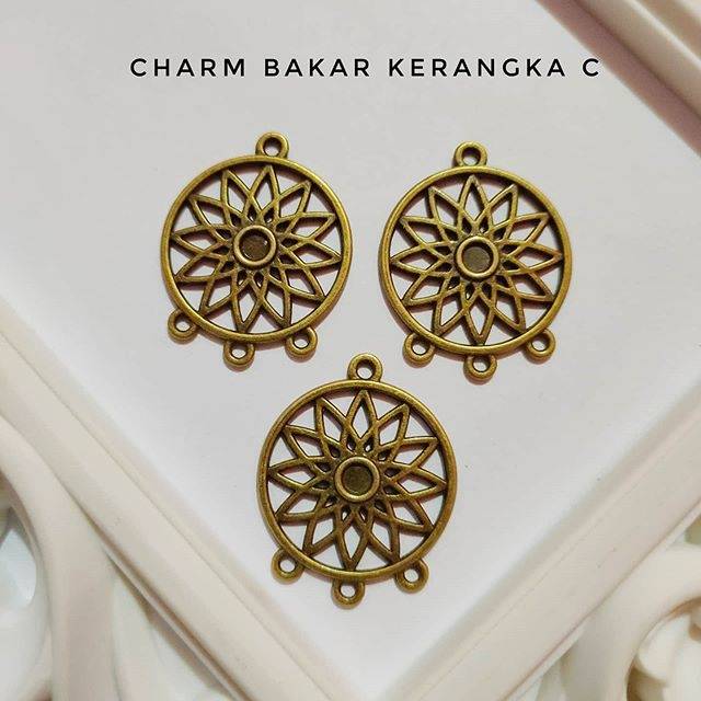 Charm bakar kerangka C