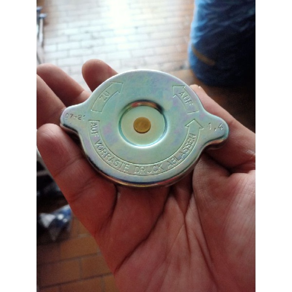 Tutup radiator mercy w124 w202 140 derajat... Sparepart mercy