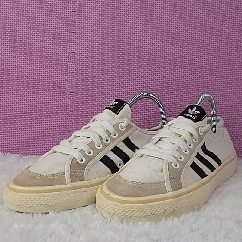 Sepatu second adidas nizza