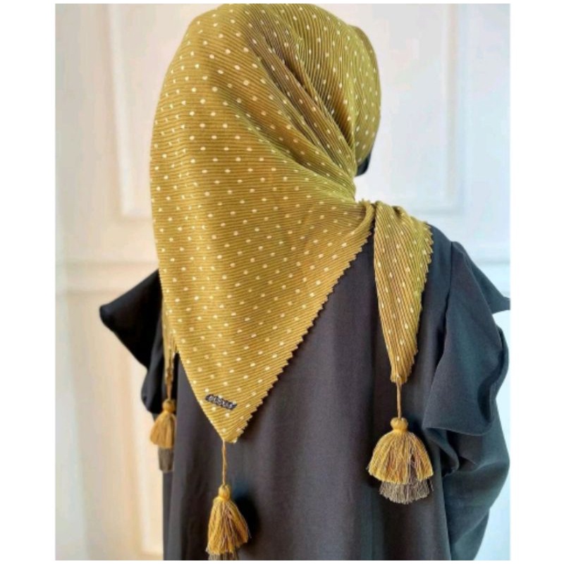 HIJAB SEGI EMPAT / PLISKET / POLKA KUCIR