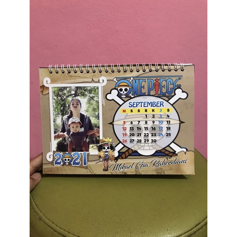 

Kalender Duduk / Kalender Meja Hardcover 2023 satuan
