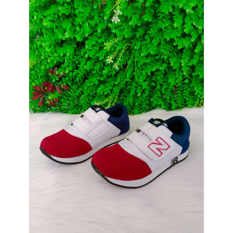 sepatu sneakers imitasi anak laki laki dan perempuan merah putih biru