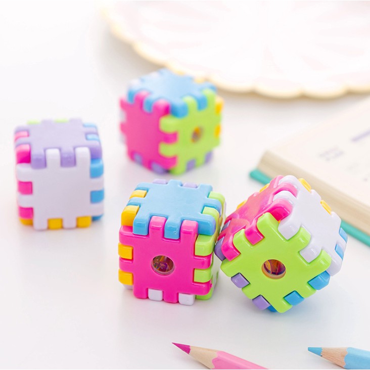 

Rautan Pensil Serutan Manual Sharpener Kartun Kubus Rubik Warna Warni